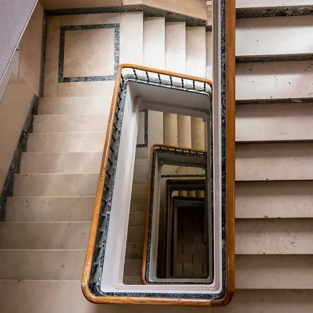 Palace Ducrot דירה *