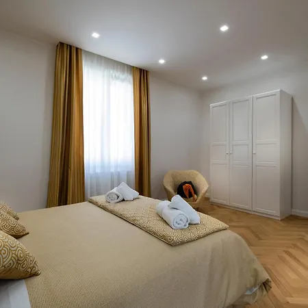 Apartment Palace Ducrot